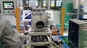 Автоматическое оборудование для пуклевки бака посудомоечной машины